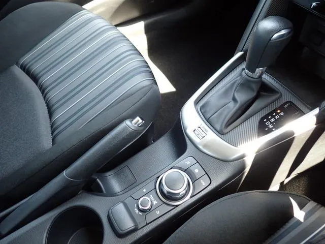 MAZDA2(マツダ)の車両写真