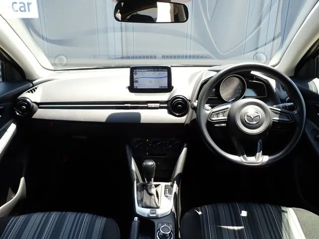 MAZDA2(マツダ)の車両写真