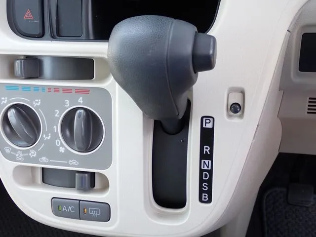 ムーヴ　４ＷＤ（ダイハツ）の車両写真