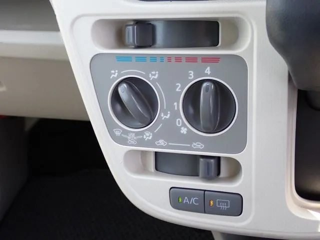 ムーヴ　４ＷＤ（ダイハツ）の車両写真