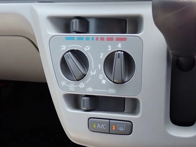 ミラ イース(ダイハツ)の車両写真