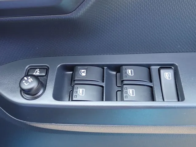 ミラ イース(ダイハツ)の車両写真