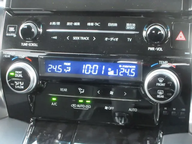 ヴェルファイア ハイブリッド 4WD(トヨタ)の車両写真