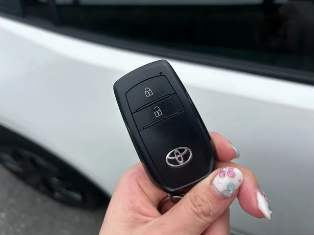 プリウス（トヨタ）の車両写真