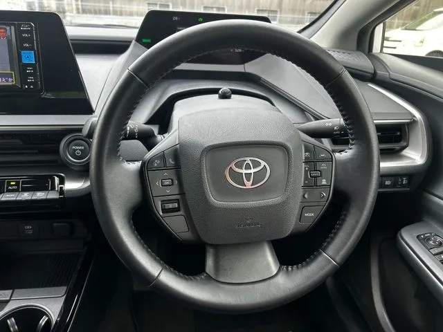 プリウス（トヨタ）の車両写真