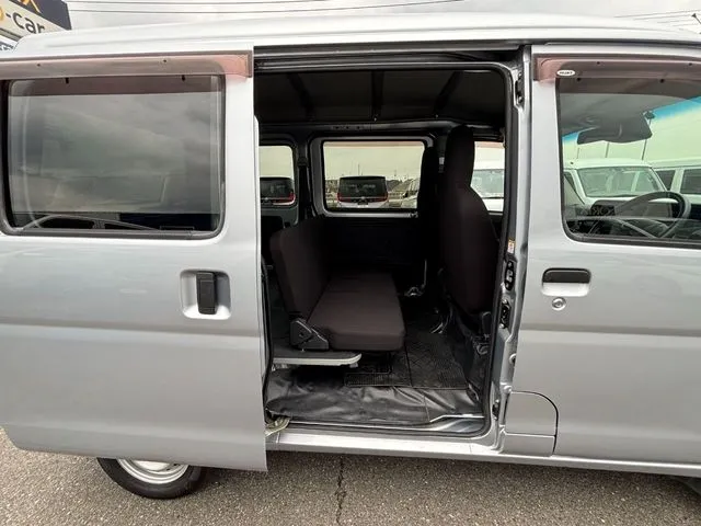 ハイゼットカーゴ（ダイハツ）の車両写真