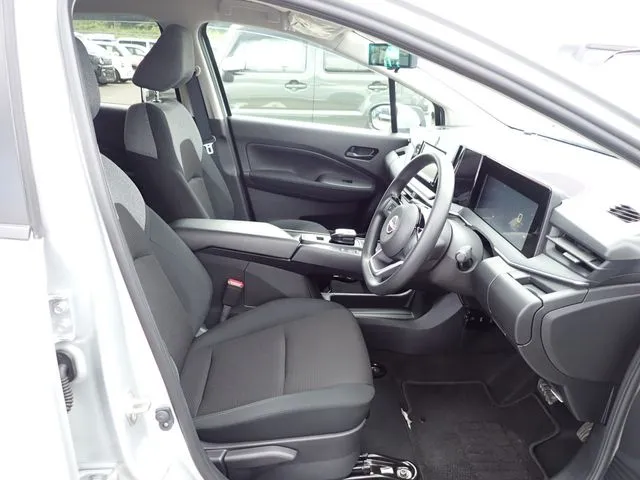 ノート(ニッサン)の車両写真