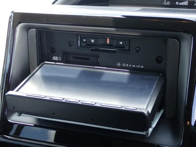 ノア　ハイブリッド（トヨタ）の車両写真