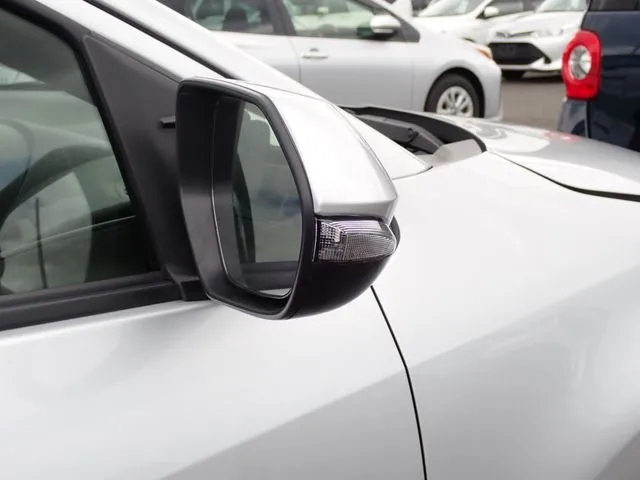 ヤリス（トヨタ）の車両写真
