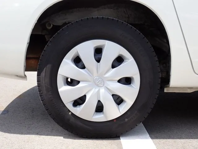 プロボックスバン ハイブリッド(トヨタ)の車両写真