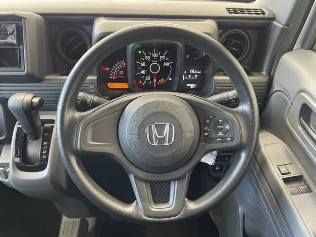 N-VAN(ホンダ)の車両写真