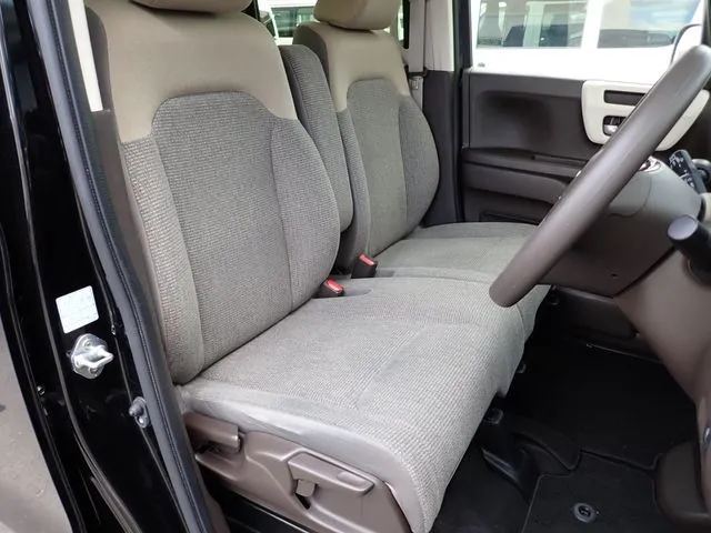 N BOX(ホンダ)の車両写真