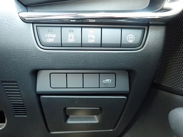 MAZDA3 セダン(マツダ)の車両写真