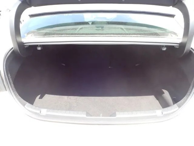 MAZDA3 セダン(マツダ)の車両写真