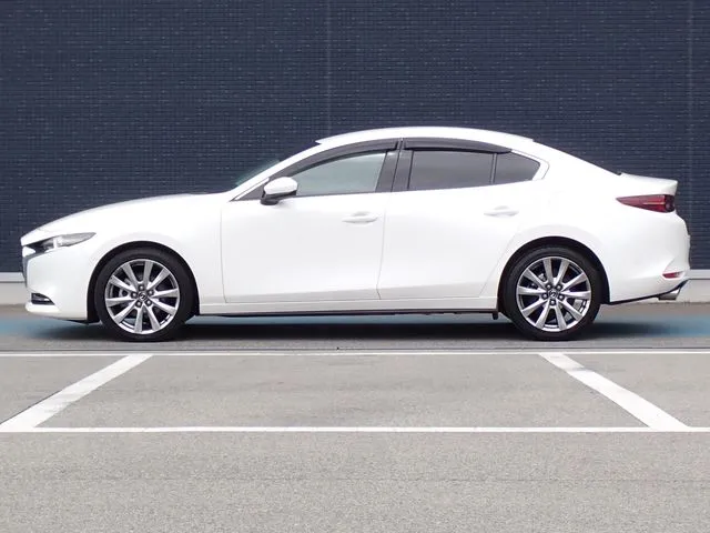 MAZDA3 セダン(マツダ)の車両写真