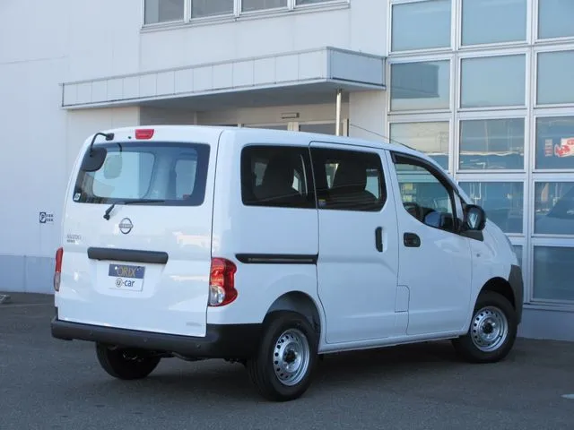 ニッサン NV200バネットバン 4WD