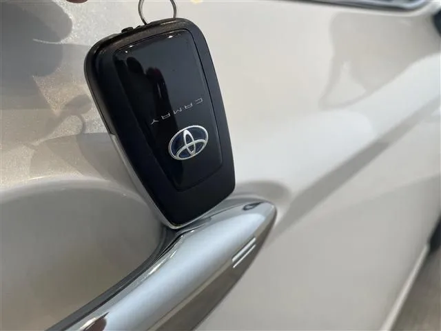 カムリ ハイブリッド(トヨタ)の車両写真