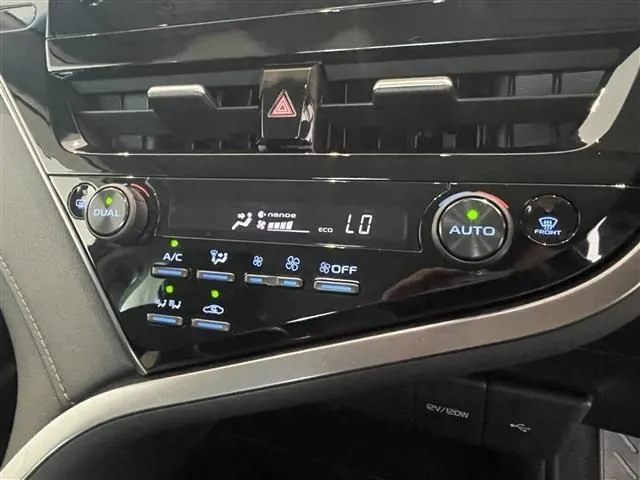 カムリ ハイブリッド(トヨタ)の車両写真