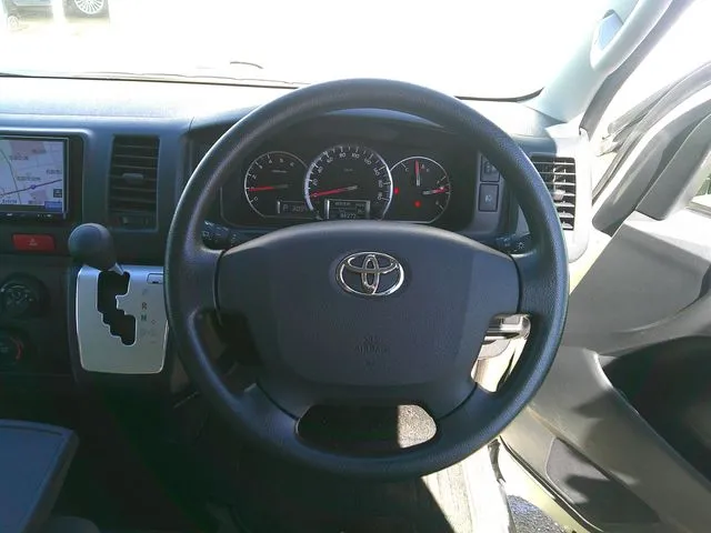 ハイエースバン 4WD(トヨタ)の車両写真