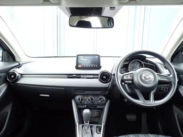 マツダ MAZDA2