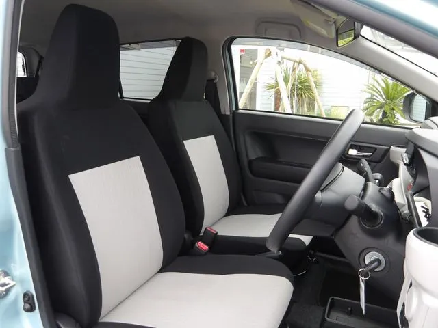 ミラ　イース（ダイハツ）の車両写真