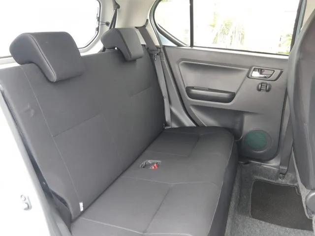 ミラ　イース（ダイハツ）の車両写真