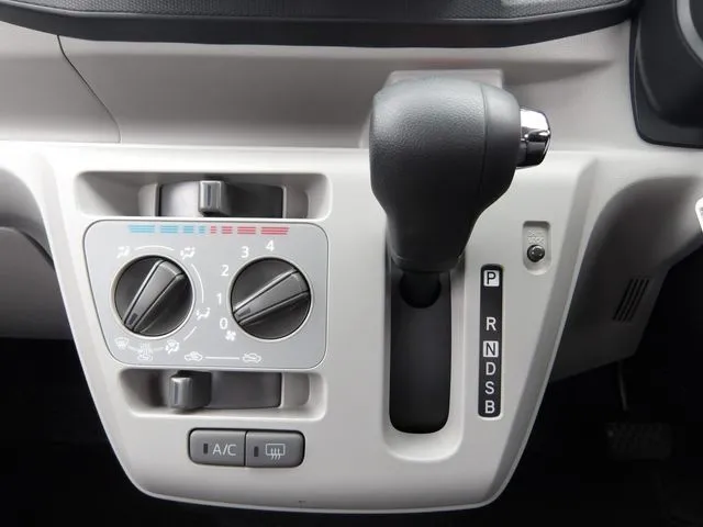 ミラ　イース（ダイハツ）の車両写真