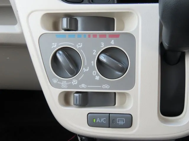 ムーヴ（ダイハツ）の車両写真