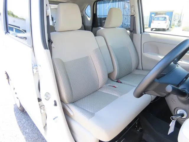 ムーヴ（ダイハツ）の車両写真