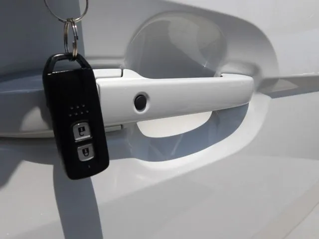 N BOX(ホンダ)の車両写真