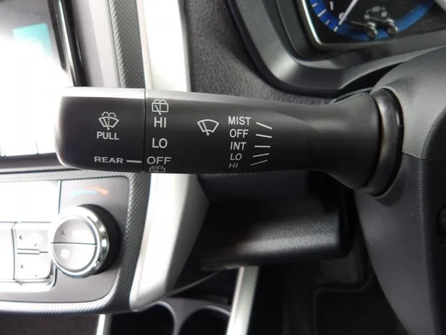 カローラフィールダー ハイブリッド(トヨタ)の車両写真