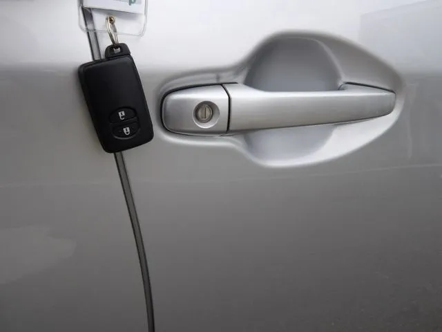 カローラフィールダー ハイブリッド(トヨタ)の車両写真