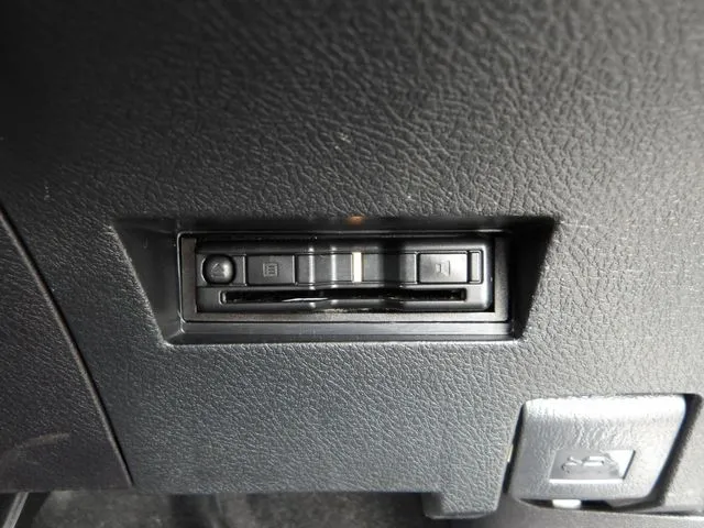 カローラフィールダー ハイブリッド(トヨタ)の車両写真