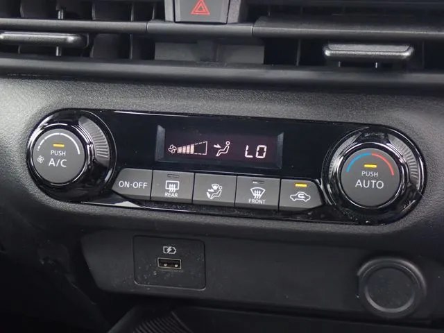 ニッサン　ノート