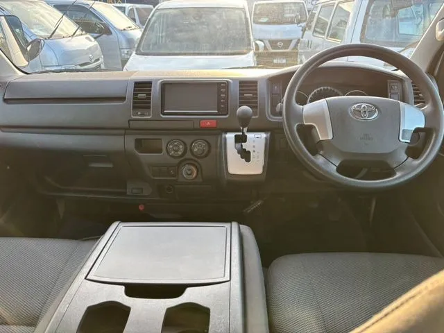レジアスエースバン 1.25t 2WD(トヨタ)の車両写真