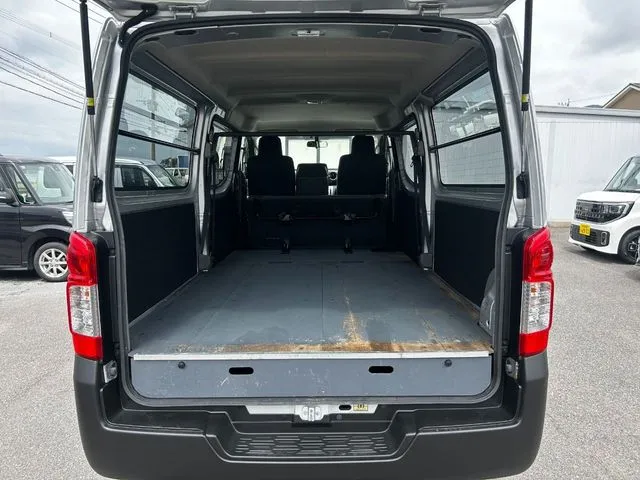 NV350キャラバン(ニッサン)の車両写真