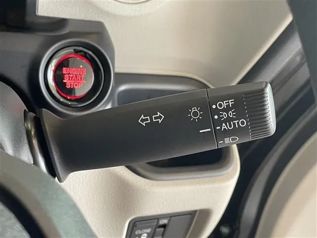 N BOX(ホンダ)の車両写真