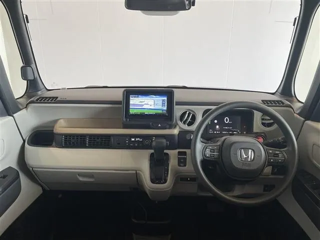 N BOX(ホンダ)の車両写真