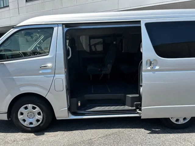 ハイエースワゴン(トヨタ)の車両写真