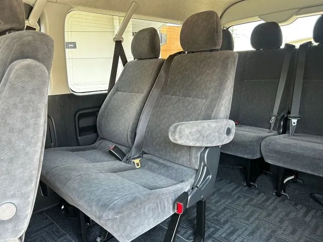 ハイエースワゴン(トヨタ)の車両写真