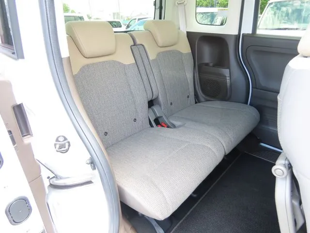 N BOX(ホンダ)の車両写真