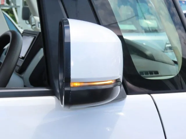 N BOX(ホンダ)の車両写真