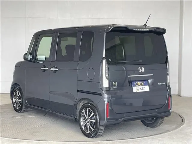 N BOX カスタム(ホンダ)の車両写真