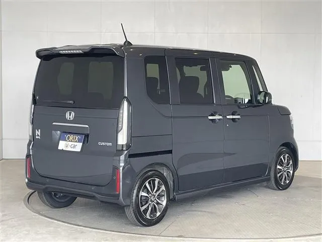 N BOX カスタム(ホンダ)の車両写真