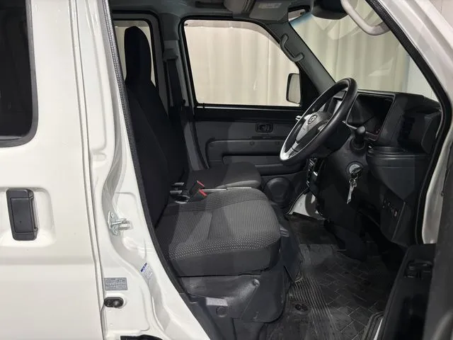 ダイハツ ハイゼットカーゴ 4WD