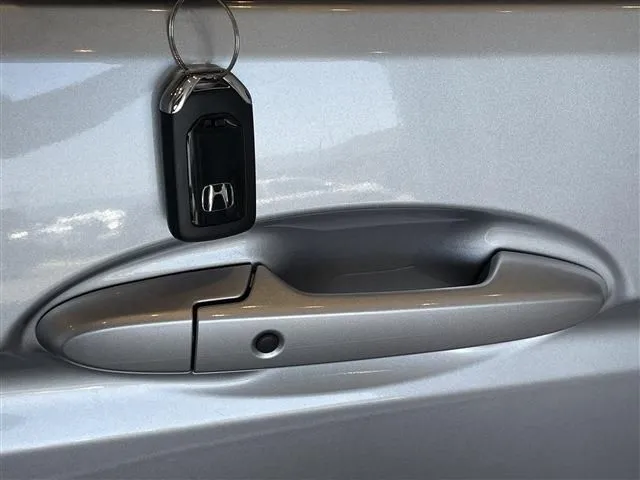 シャトル ハイブリッド(ホンダ)の車両写真