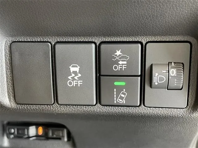 シャトル ハイブリッド(ホンダ)の車両写真