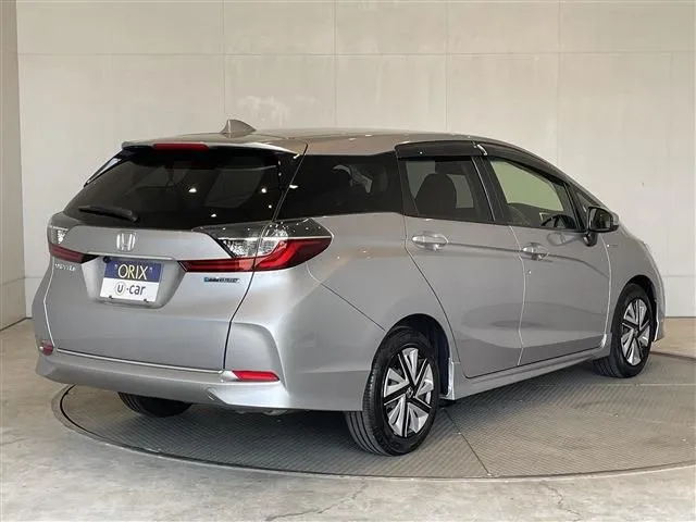 シャトル ハイブリッド(ホンダ)の車両写真