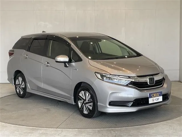 シャトル ハイブリッド(ホンダ)の車両写真