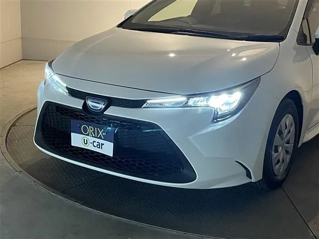 カローラ ツーリング ハイブリッド(トヨタ)の車両写真